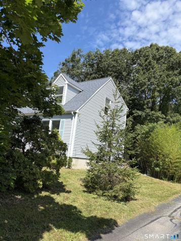 106 Deerfield Ridge Drive Groton CT 06355