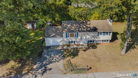 8 Holdsworth Road Preston CT 06365