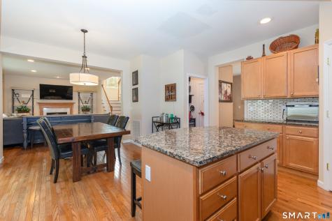 8 Minuteman Circle Southbury CT 06488