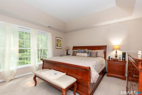 8 Minuteman Circle Southbury CT 06488