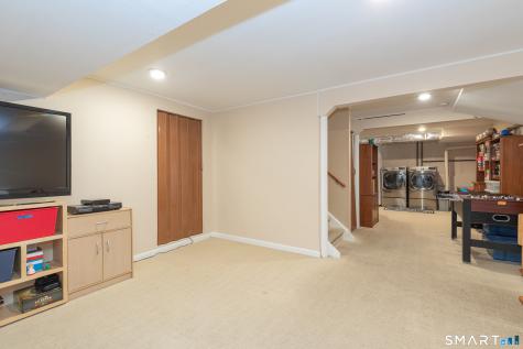 8 Minuteman Circle Southbury CT 06488