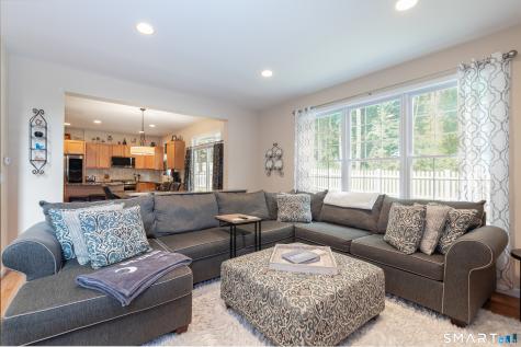8 Minuteman Circle Southbury CT 06488