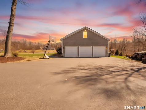 18 Oakwood Drive Beacon Falls CT 06403
