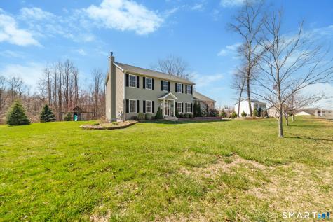 18 Oakwood Drive Beacon Falls CT 06403