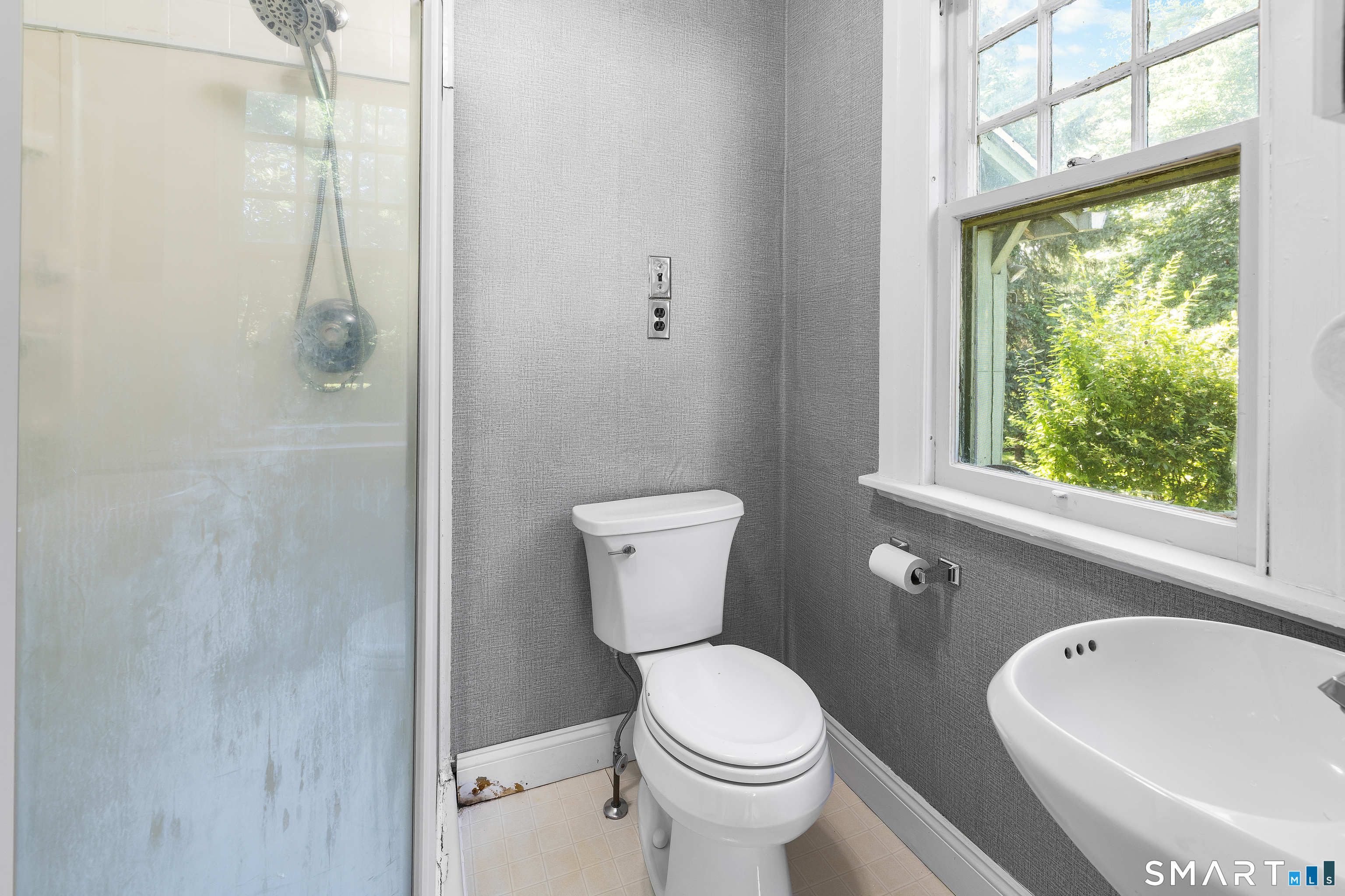 4 Hubbard Place Wethersfield CT 06109