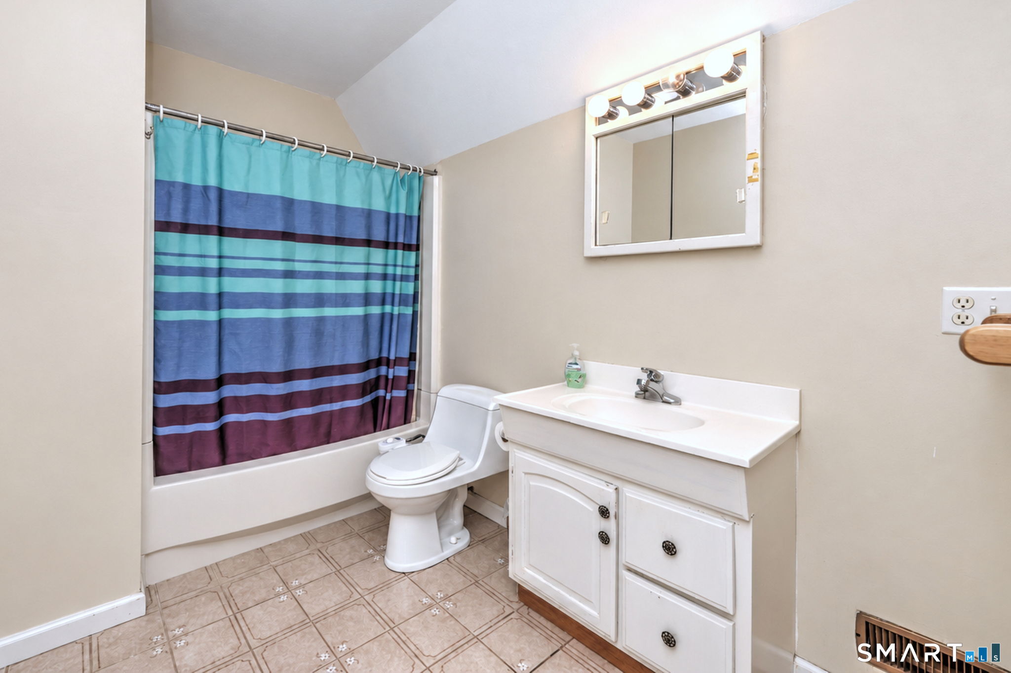 13 Red Robin Road Naugatuck CT 06770