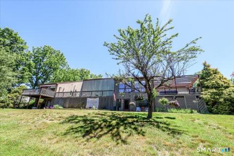 31 Pole Bridge Road Newtown CT 06482