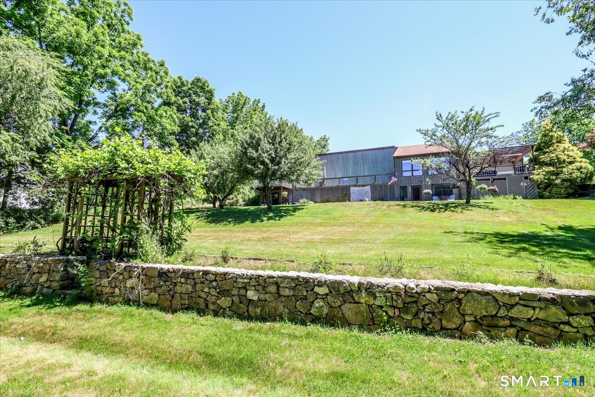 31 Pole Bridge Road Newtown CT 06482