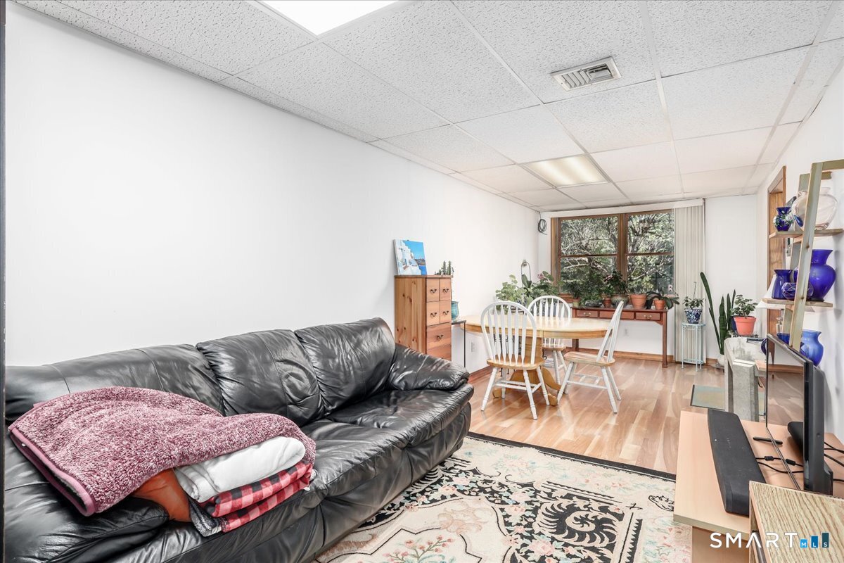 31 Pole Bridge Road Newtown CT 06482