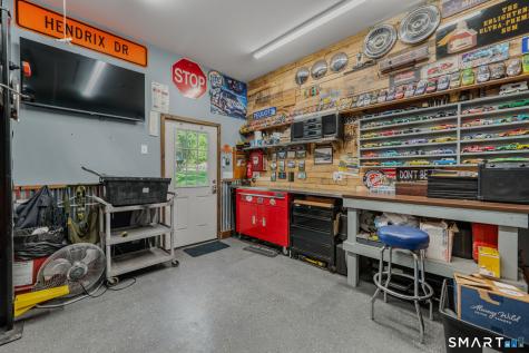 35 Pepperbox Road Waterford CT 06385