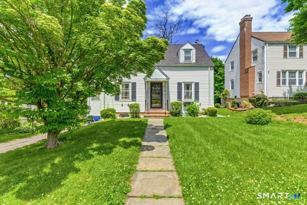 98 Woodmere Road West Hartford CT 06119