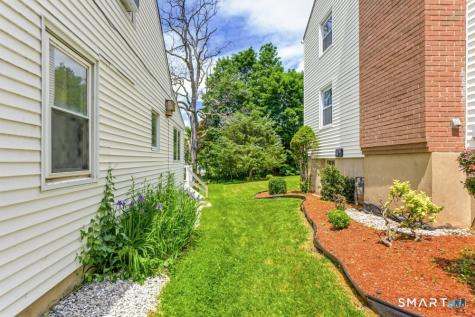 98 Woodmere Road West Hartford CT 06119