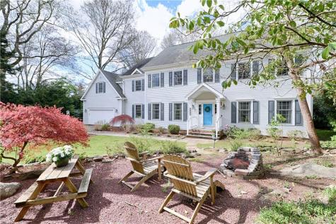 392 Old Oaks Road Fairfield CT 06825