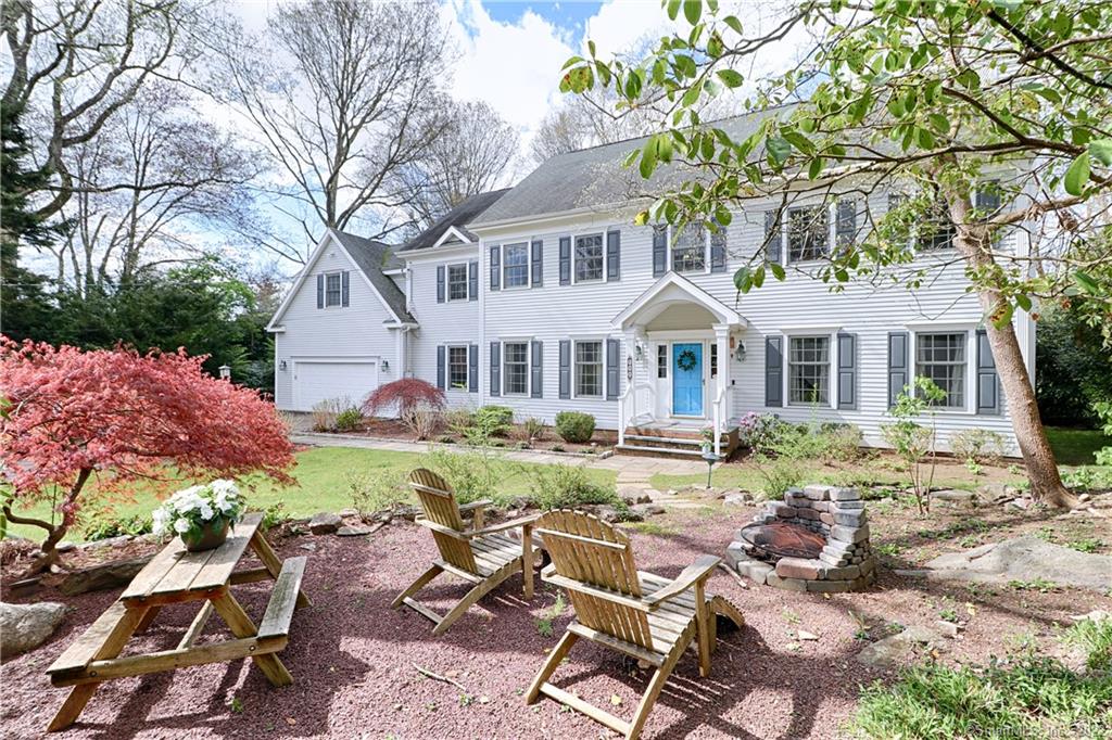 392 Old Oaks Road Fairfield CT 06825