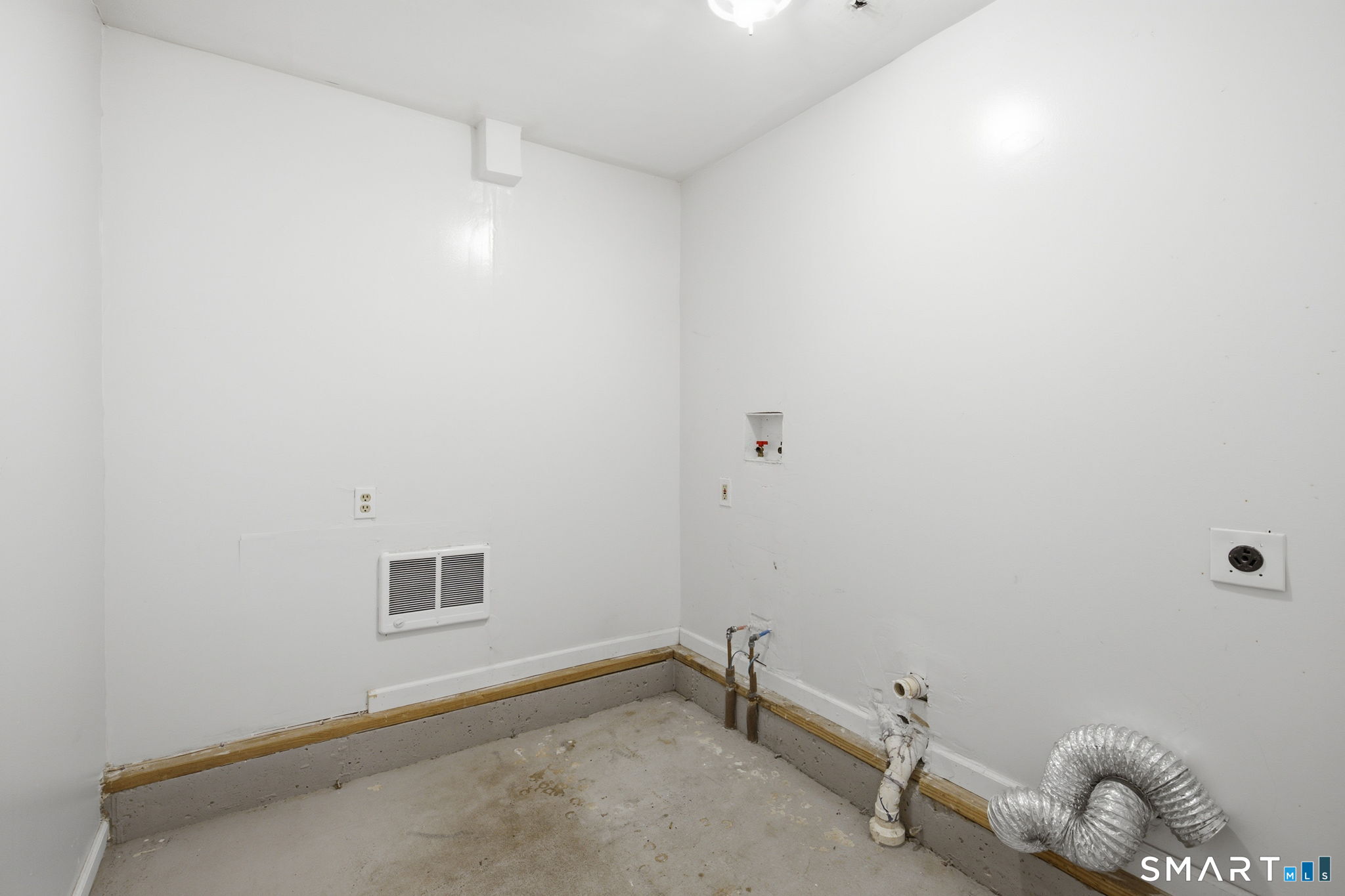 31 Amaryllis Avenue Waterbury CT 06710