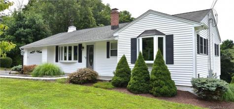 12 Brookfield Meadows Brookfield CT 06804