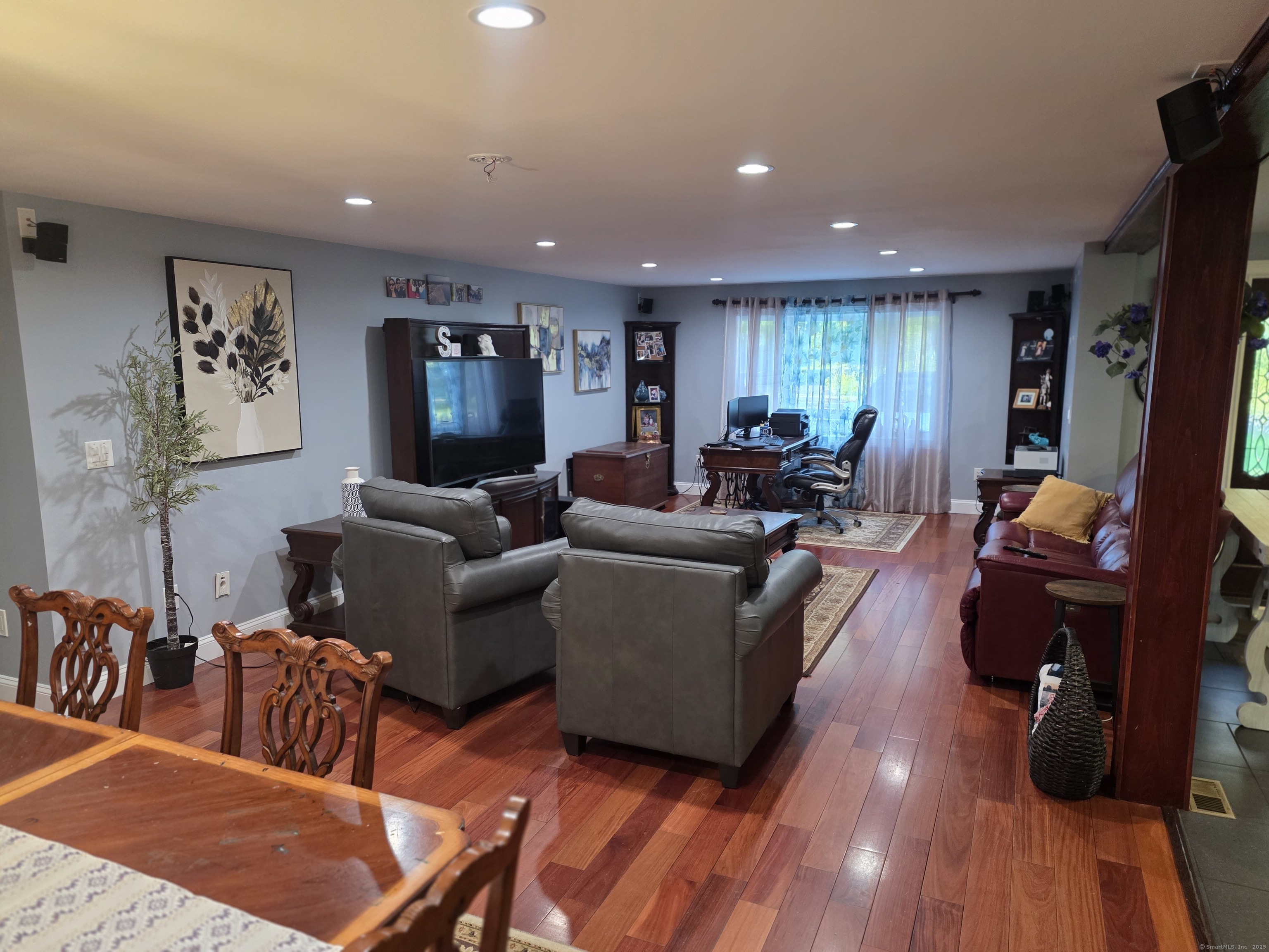 913 Pleasant Valley Road South Windsor CT 06074