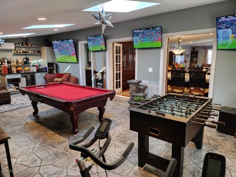 913 Pleasant Valley Road South Windsor CT 06074