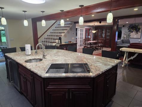 913 Pleasant Valley Road South Windsor CT 06074