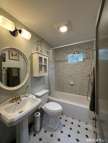 105 Walnut Street Seymour CT 06483