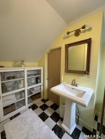105 Walnut Street Seymour CT 06483