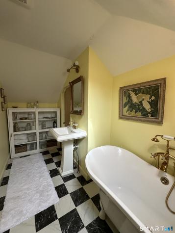 105 Walnut Street Seymour CT 06483