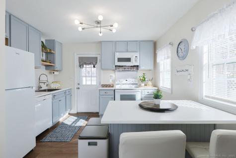 15 Midway Oval Groton CT 06340