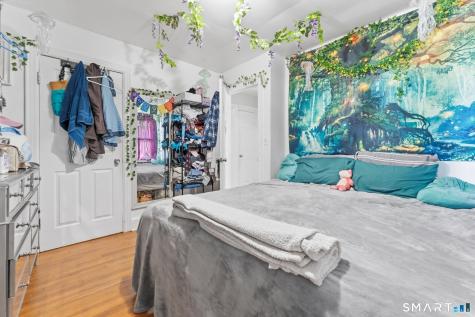 59 Raymond Street New London CT 06320