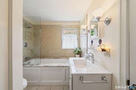 119 Main Street East Hampton CT 06424