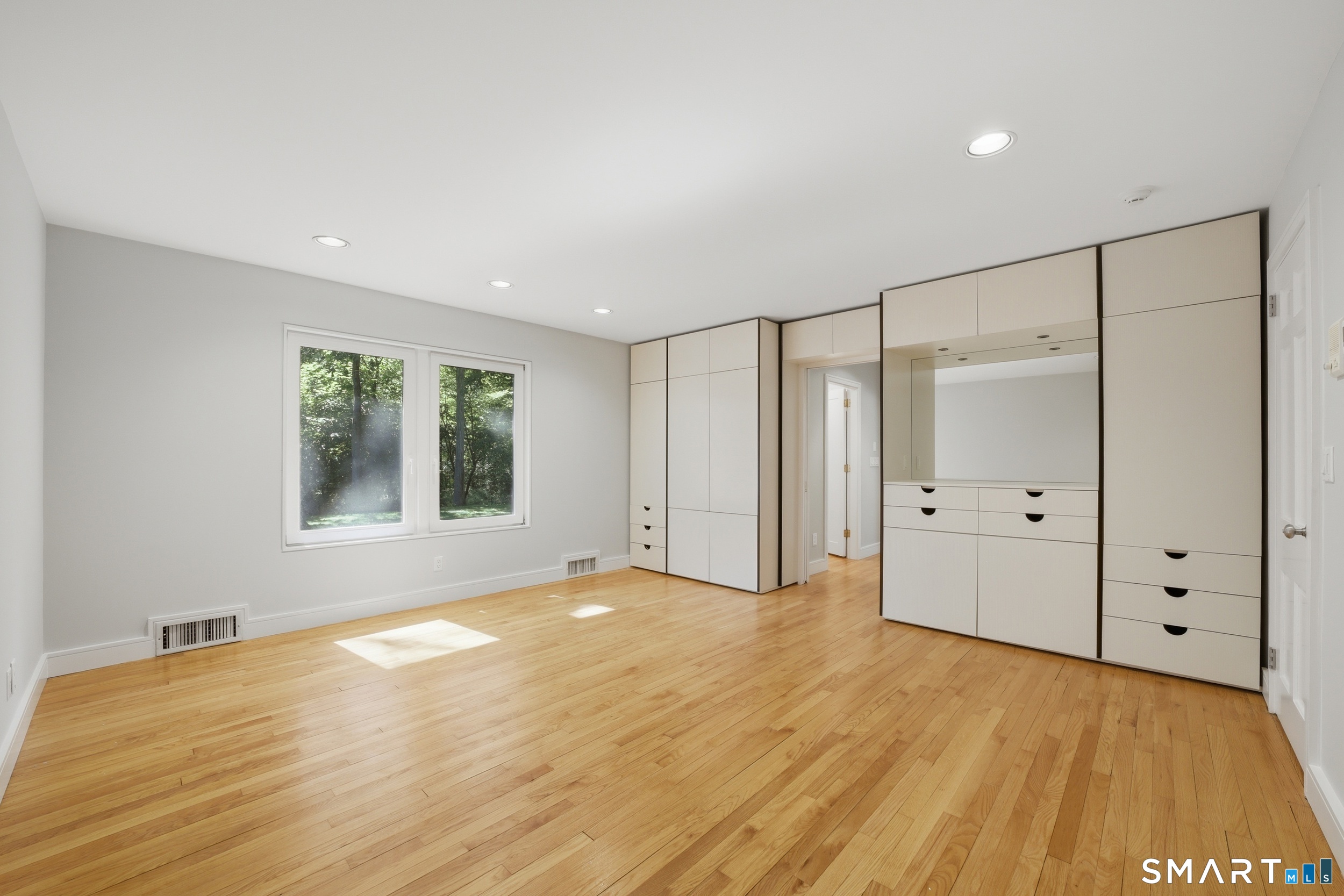 18 Linda Lane Darien CT 06820