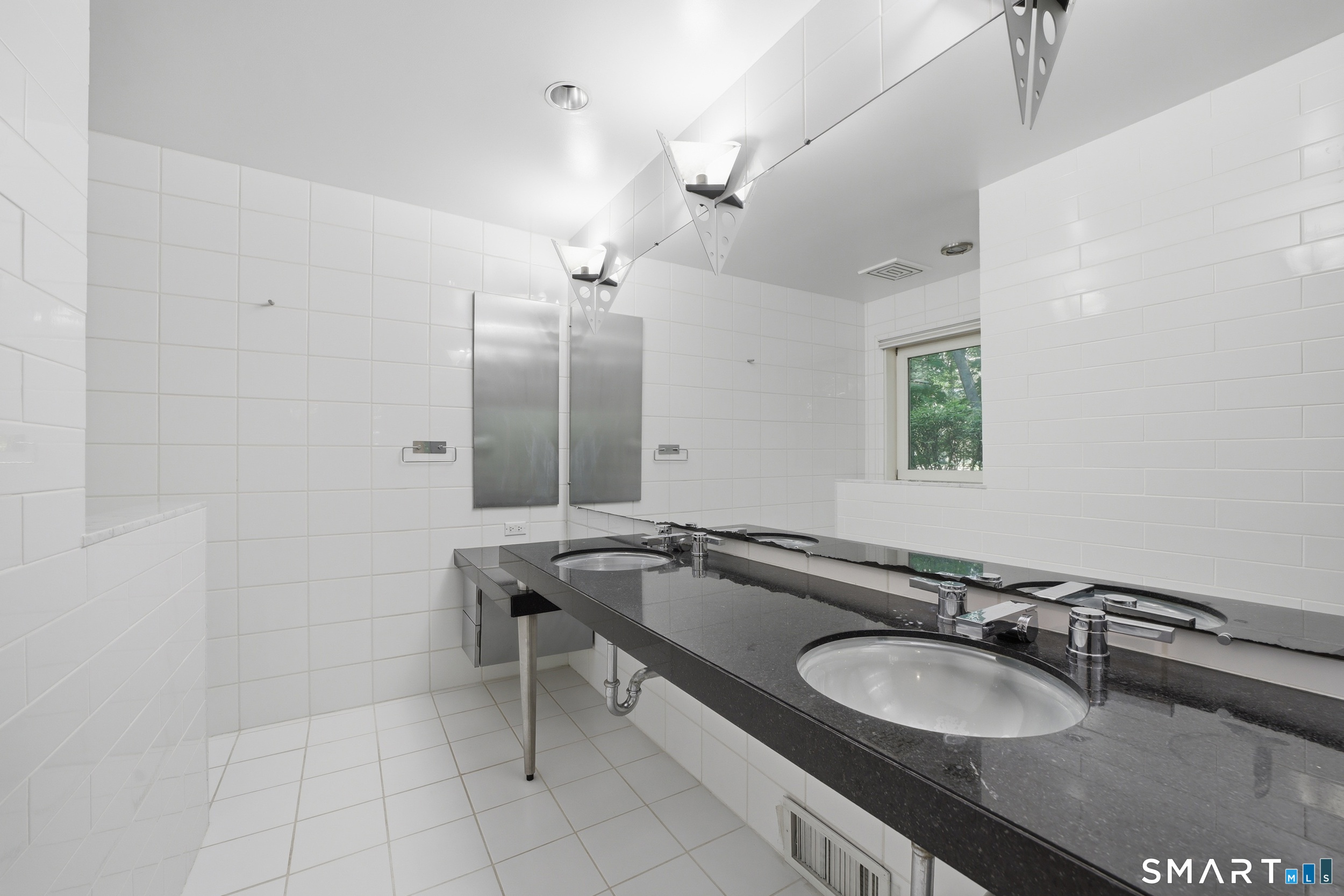 18 Linda Lane Darien CT 06820