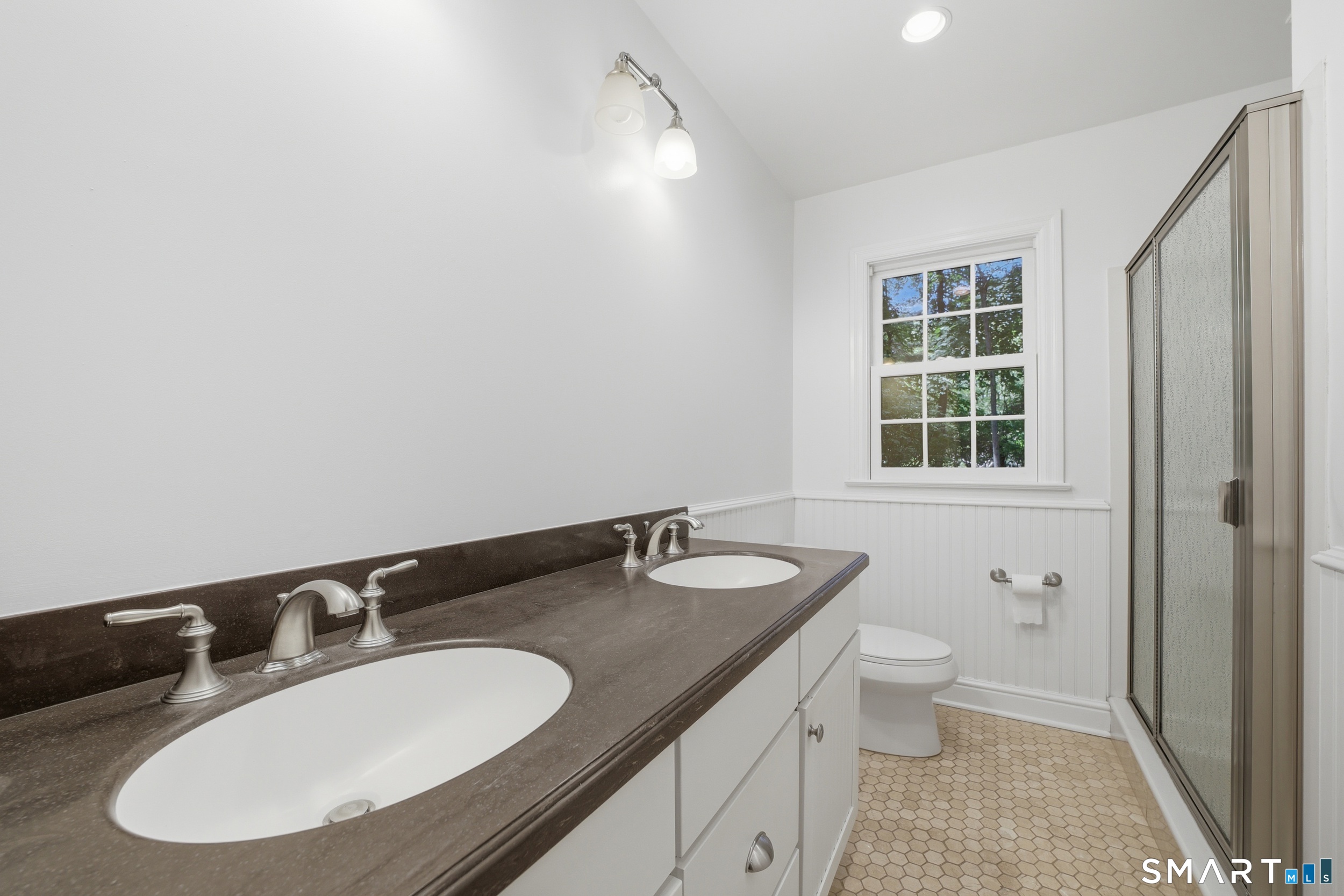 18 Linda Lane Darien CT 06820