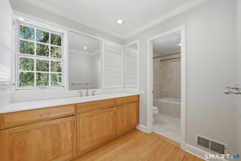 18 Linda Lane Darien CT 06820