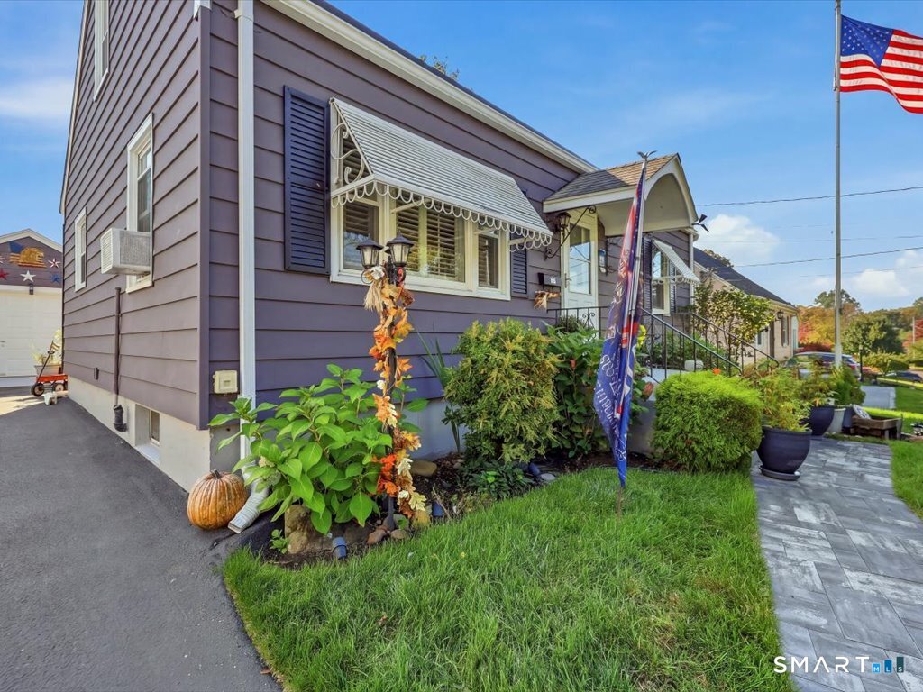 87 Beechwood Avenue Hamden CT 06514