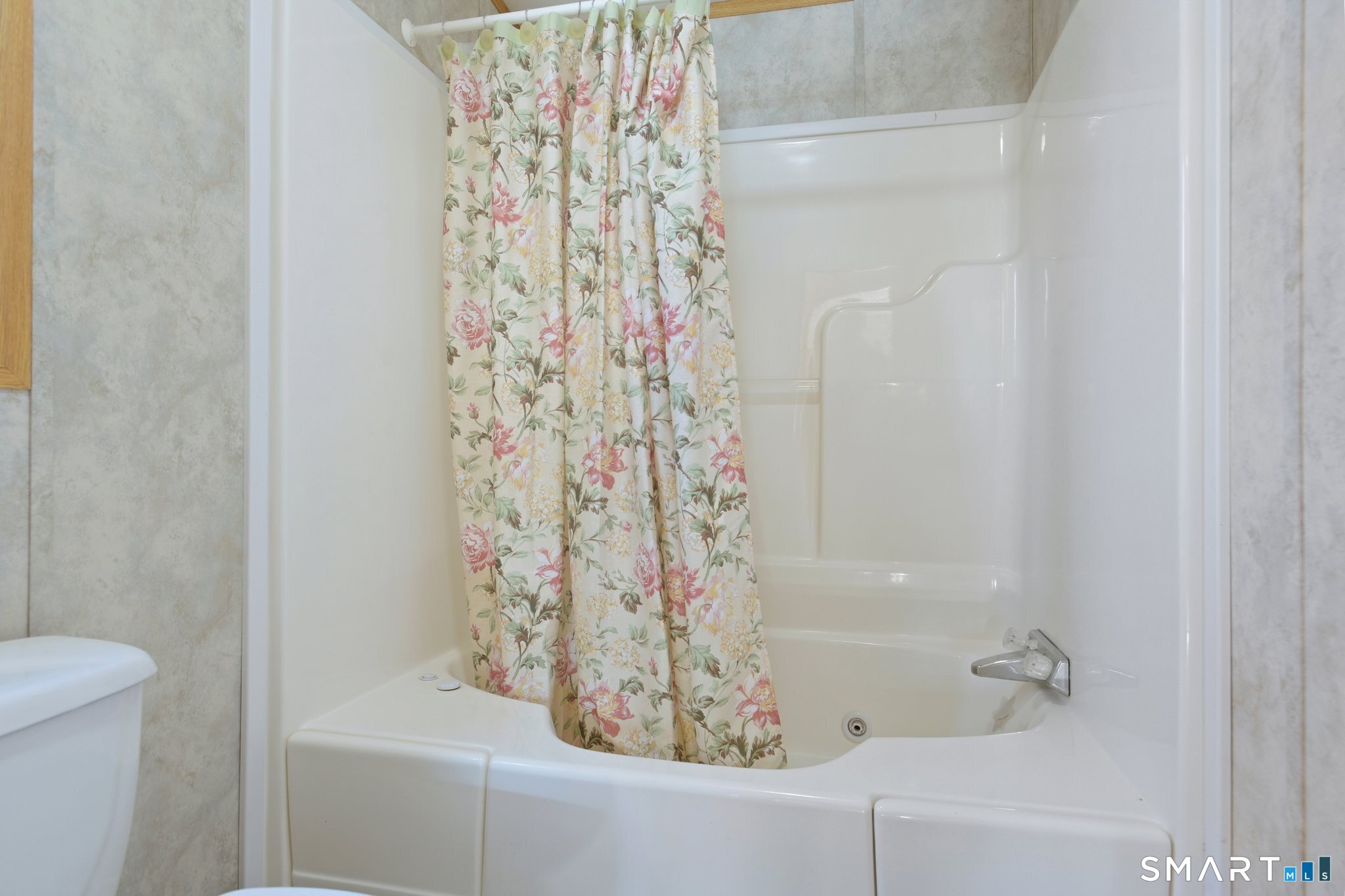 6 Evergreen Park Clinton CT 06413