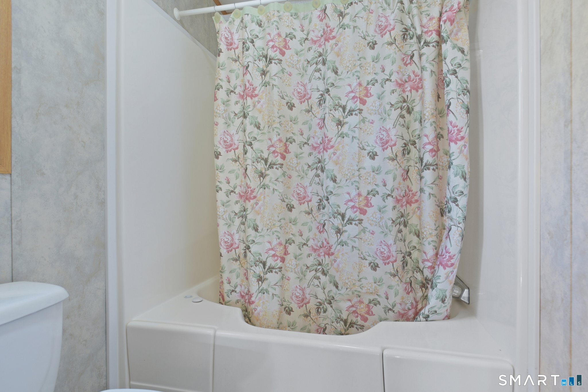 6 Evergreen Park Clinton CT 06413