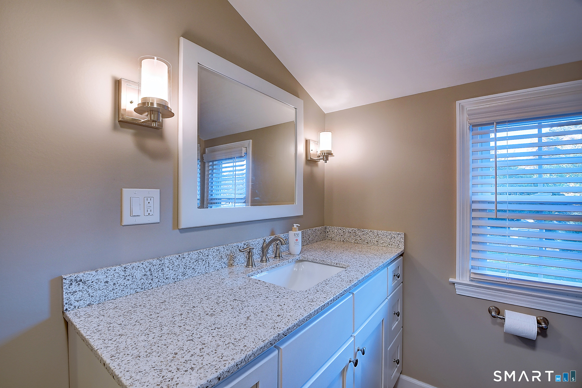 19 Shannon Road East Hartford CT 06118