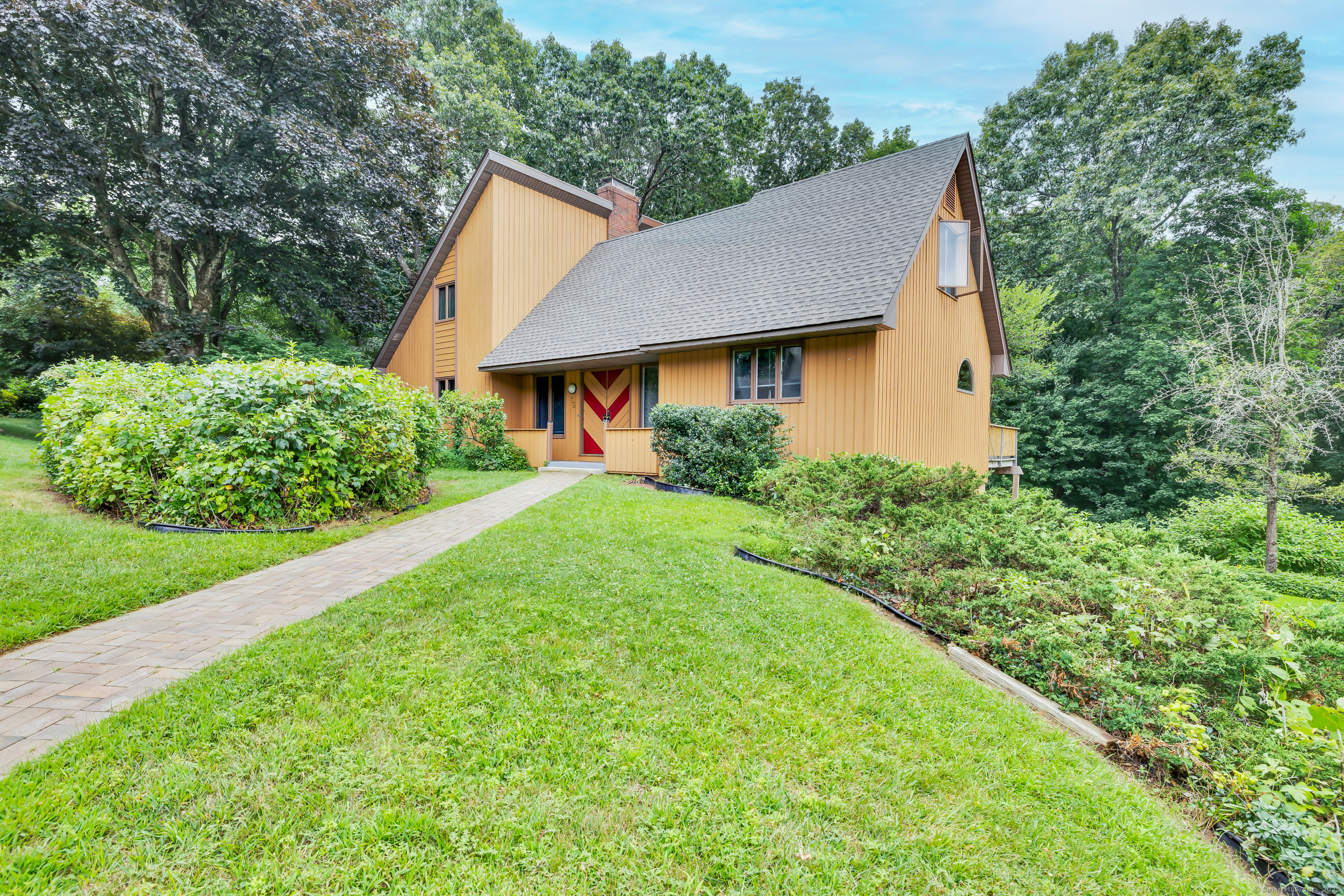 76 Kent Drive Manchester CT 06042