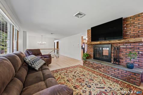27 Berkshire Drive New Hartford CT 06057