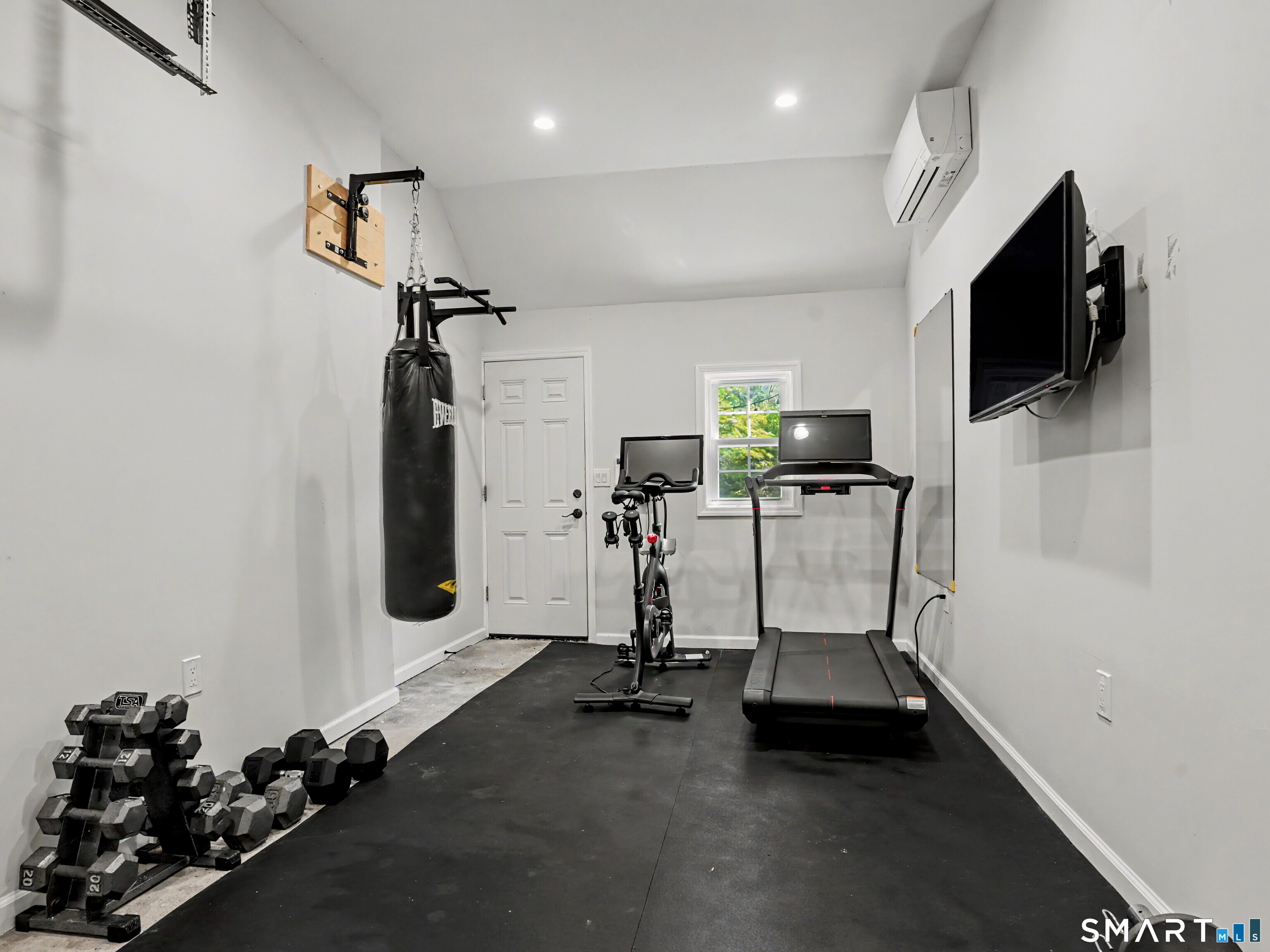 128 Knapp Street Stamford CT 06907