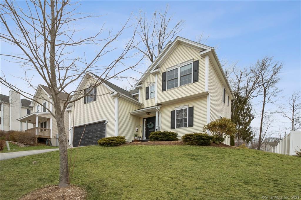 61 Royal Oaks Avenue East Hampton CT 06424