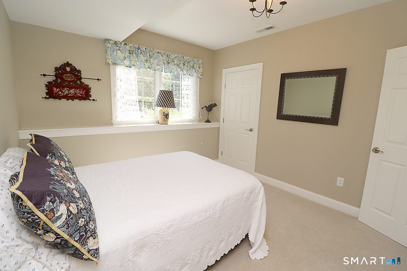 15 Bantry Road Simsbury CT 06070