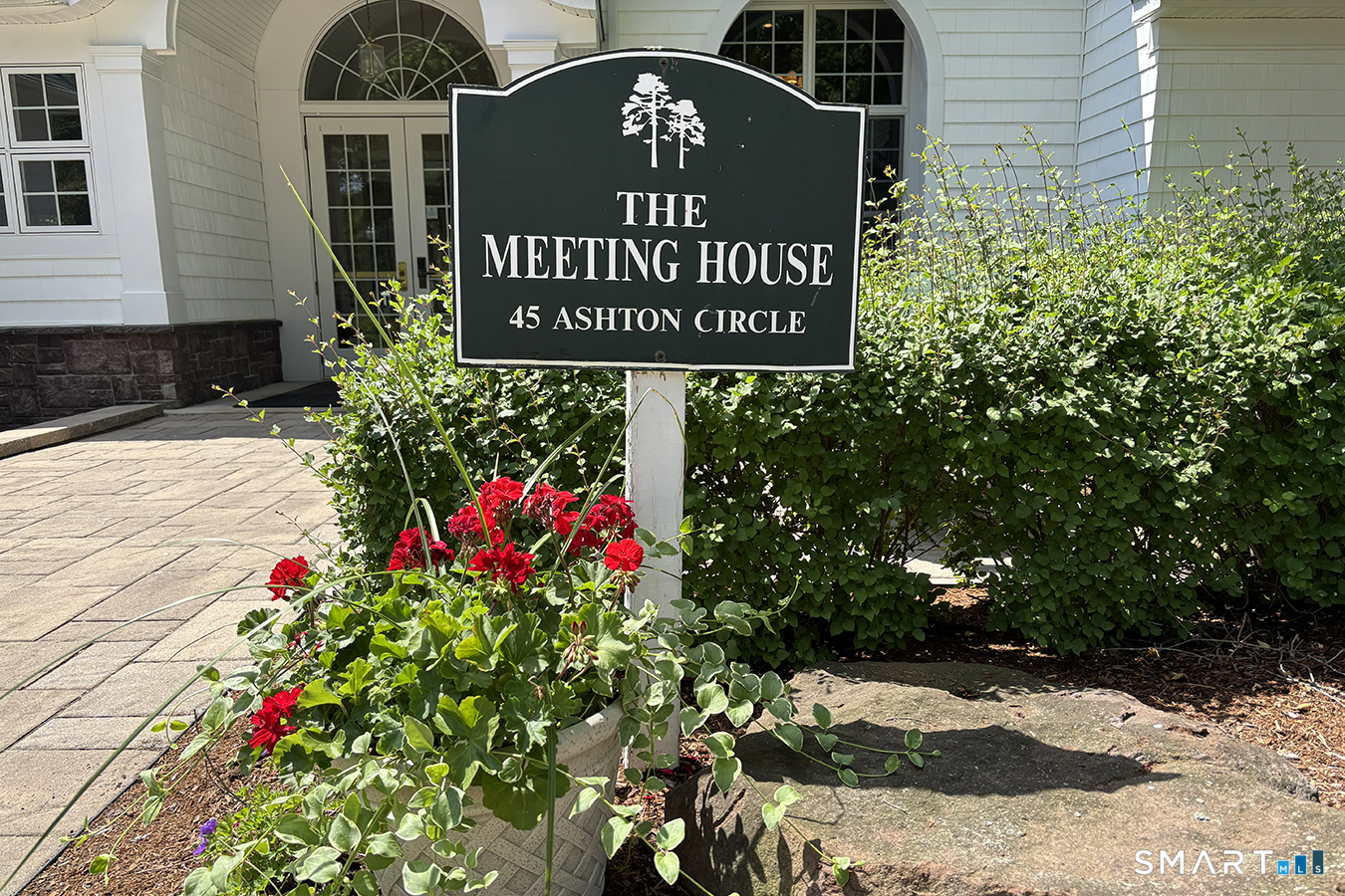 15 Bantry Road Simsbury CT 06070