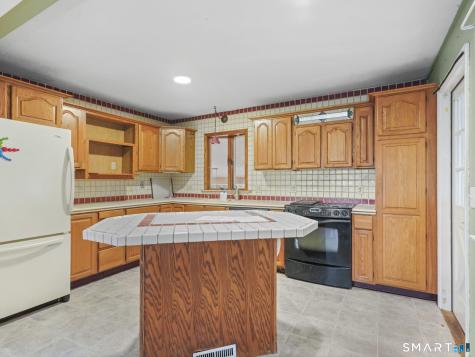 33 Cynthia Drive West Haven CT 06516