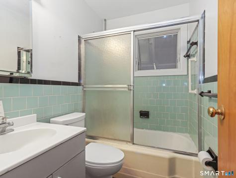 33 Cynthia Drive West Haven CT 06516