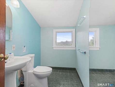 33 Cynthia Drive West Haven CT 06516