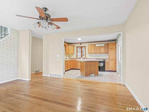 33 Cynthia Drive West Haven CT 06516