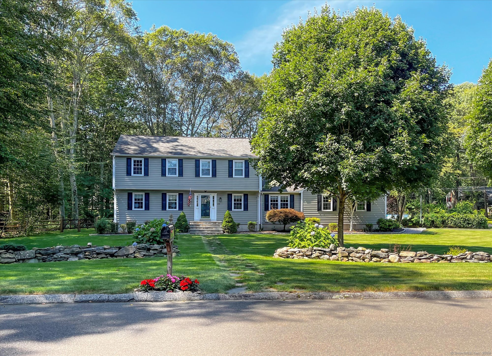 135 Ripton Parish Lane Stratford CT 06614