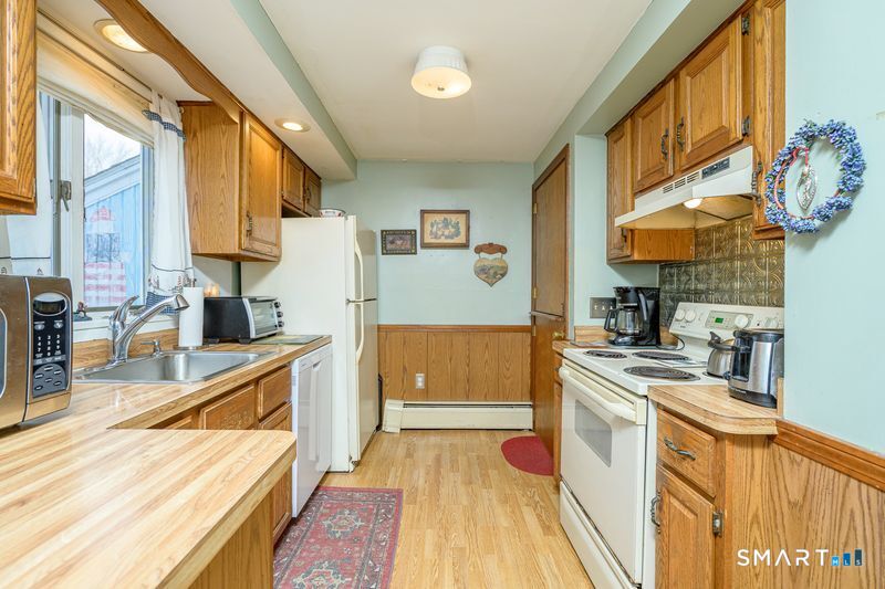 72 South 4th Avenue Norwich CT 06380