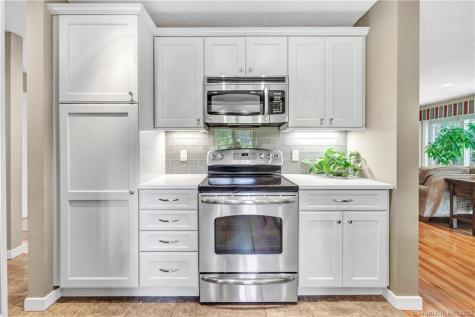 8 Rolling Brook Lane Shelton CT 06484